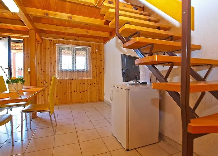 Mitar 1271 Daire Fažana